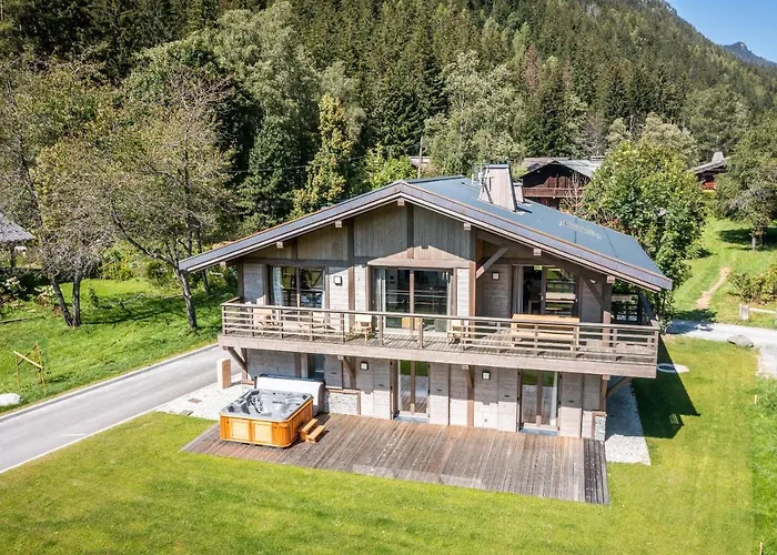 Jatoba - By Emerald Chalet *