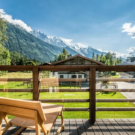 Jatoba - By Emerald شاليه شامونكس